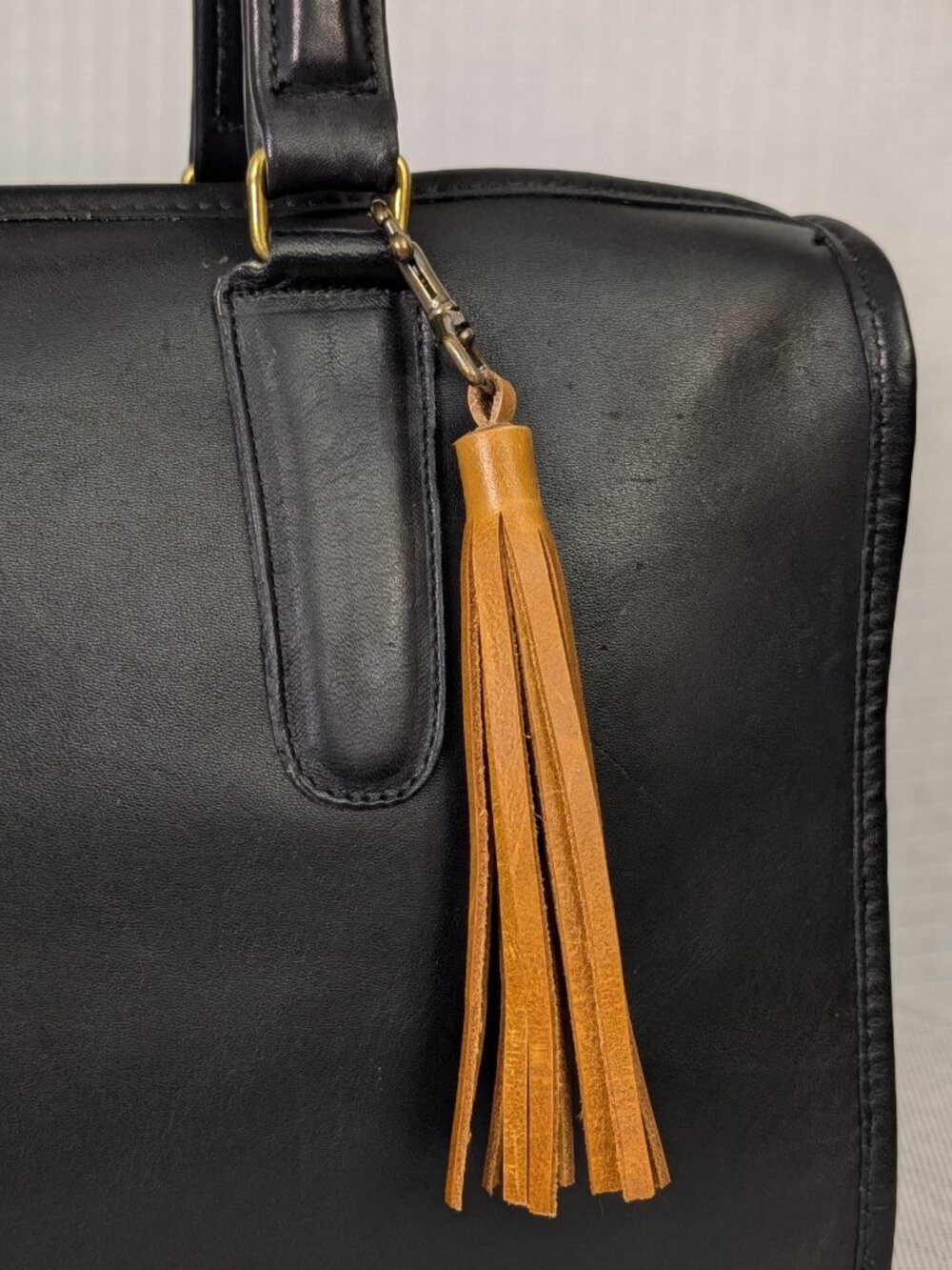 Handmade Leather Tassel Bag Charm – Tan